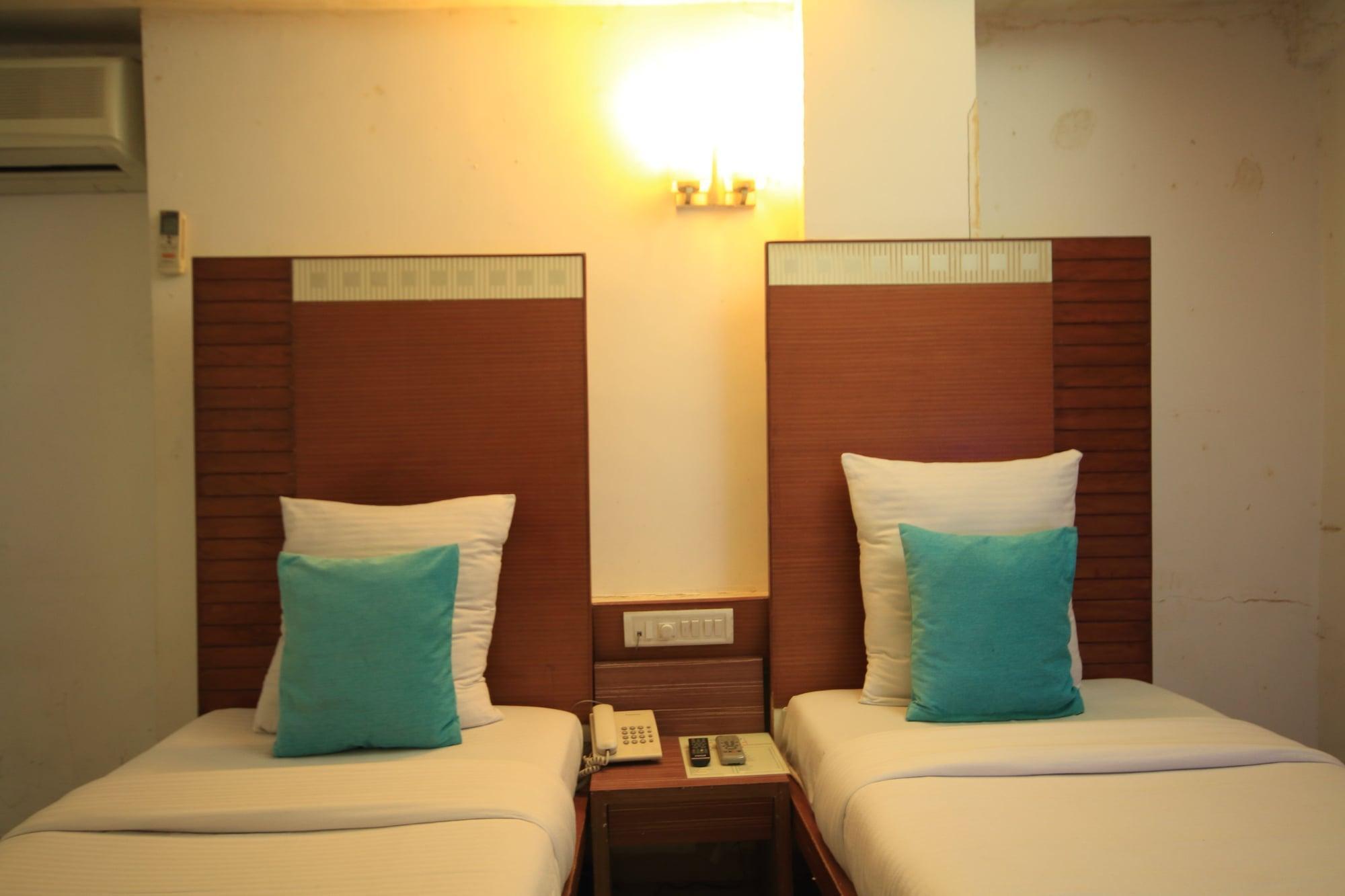 Fabhotel Kadamb Inn Ahmedabad Exterior photo