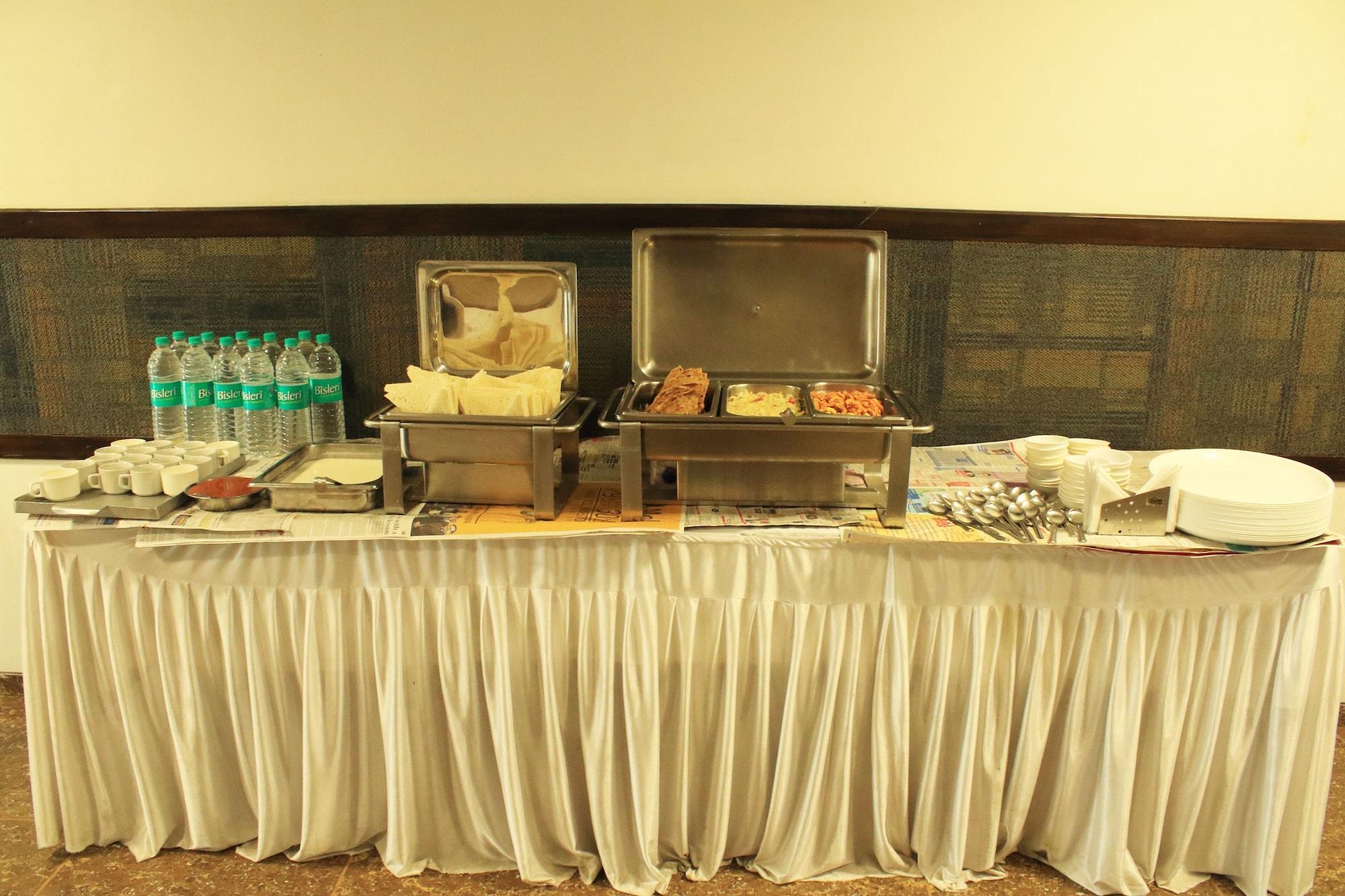 Fabhotel Kadamb Inn Ahmedabad Exterior photo