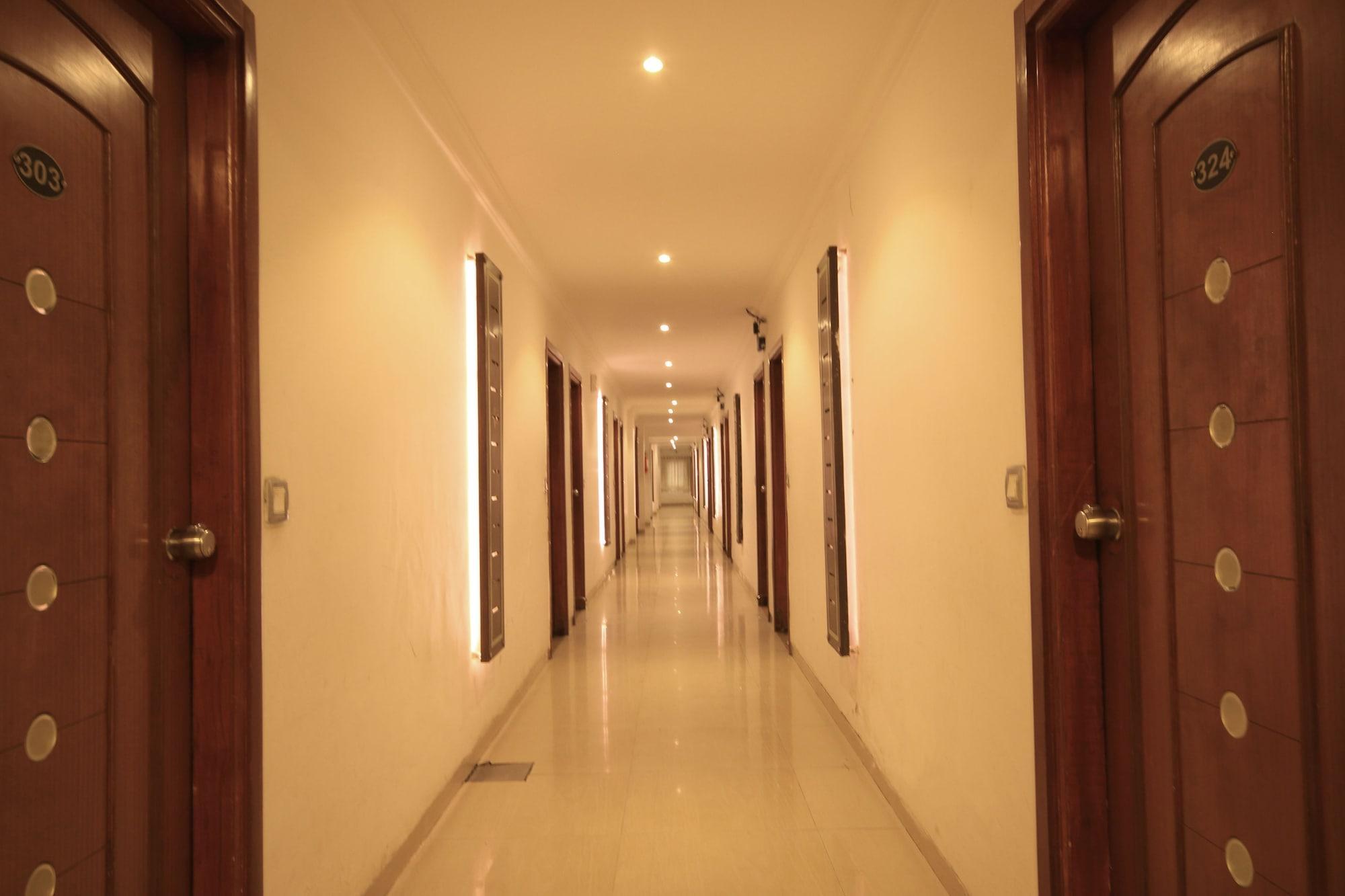 Fabhotel Kadamb Inn Ahmedabad Exterior photo
