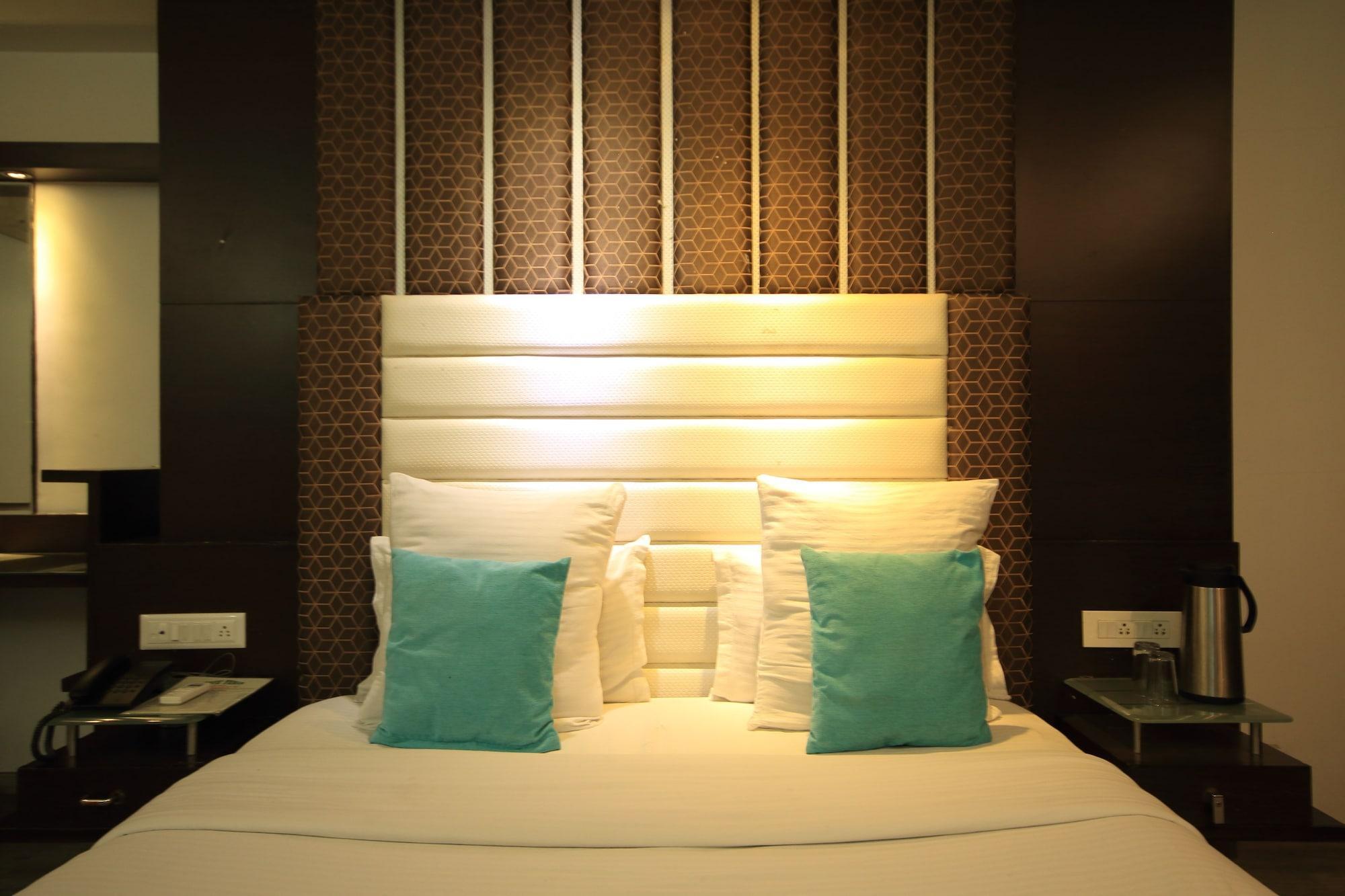 Fabhotel Kadamb Inn Ahmedabad Exterior photo