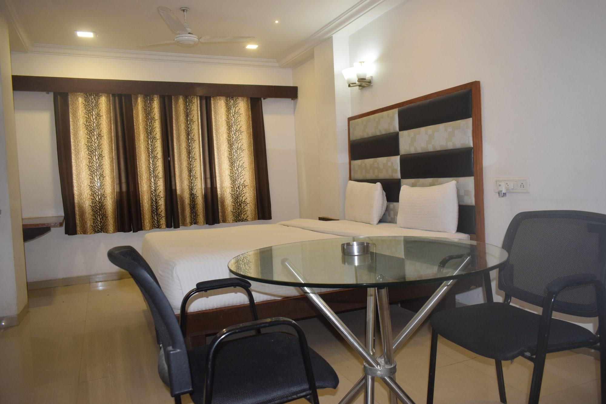 Fabhotel Kadamb Inn Ahmedabad Exterior photo